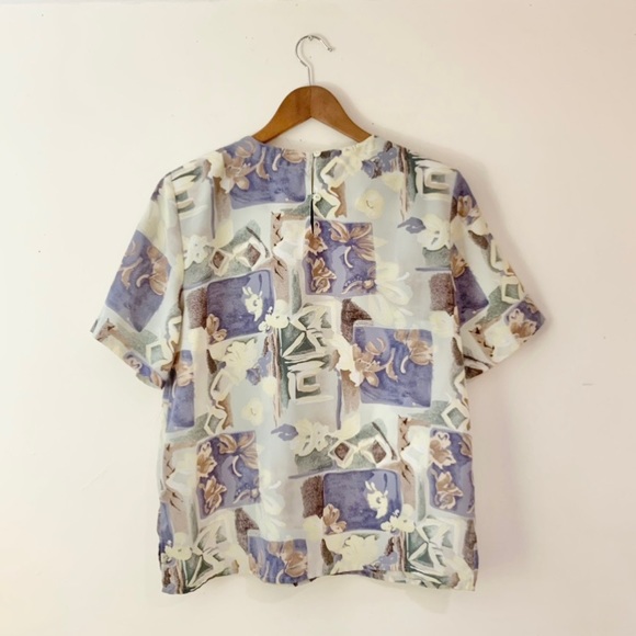 ♦️SOLD♦️ Vintage blouse with shoulder pads geometric floral print size Medium - Picture 6 of 10
